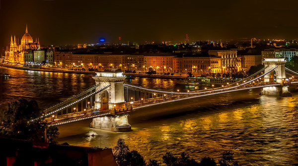 優(yōu)秀的樓體亮化設(shè)計(jì)需要符合哪些原則